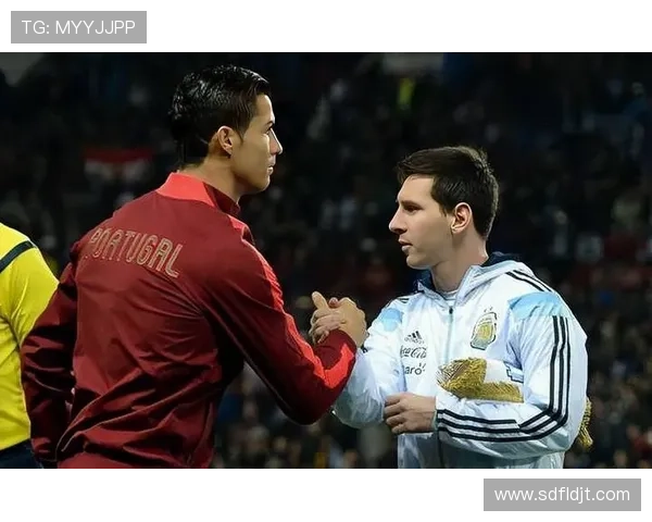 足球明星同框合影高清大集合展现球场魅力与友谊的精彩瞬间